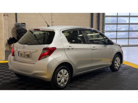 2016 Toyota Vitz - photo 8