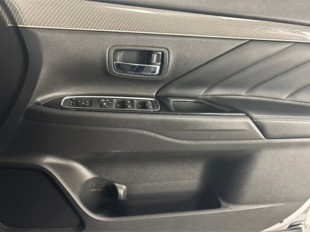 2020 Mitsubishi Outlander - photo 24