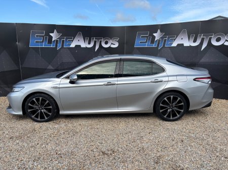 2017 Toyota Camry - photo 2