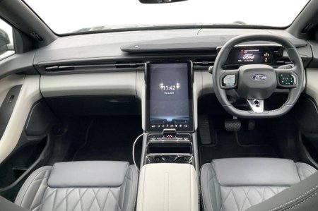 2025 Ford Capri - photo 10