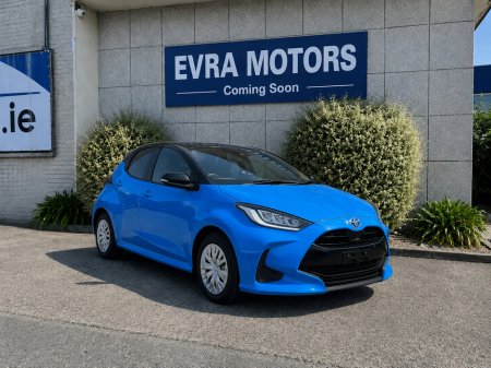 2023 Toyota Yaris Z HYBRID AUTOMATIC 1.5 PETROL //LOW MILES//HIGH SPEC//HEATED SEATS AND STEERING WHEEL//REVERSE CAMER