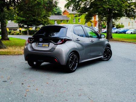 2022 Toyota Yaris - photo 2