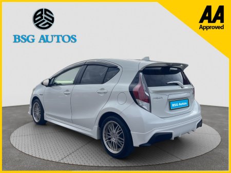 2015 Toyota Aqua - photo 6