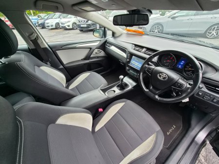 2017 Toyota Avensis - photo 8