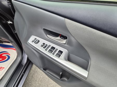 2012 Toyota Prius - photo 13