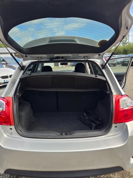 2011 Toyota Auris - photo 17