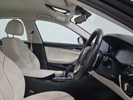 2021 BMW 5-Series - photo 12
