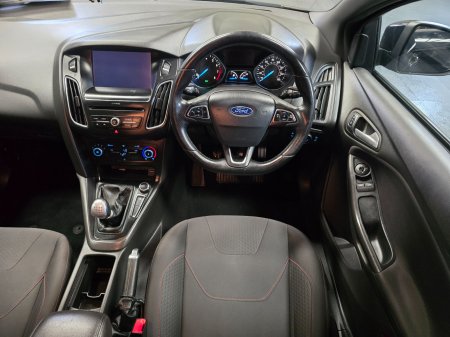 2018 Ford Focus - photo 17