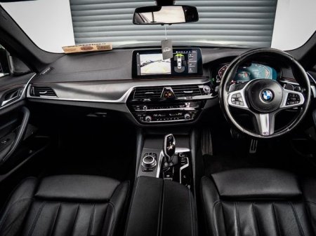 2022 BMW 5-Series - photo 9