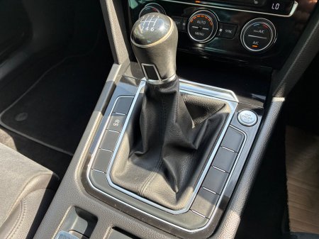 2020 Volkswagen Passat - photo 13