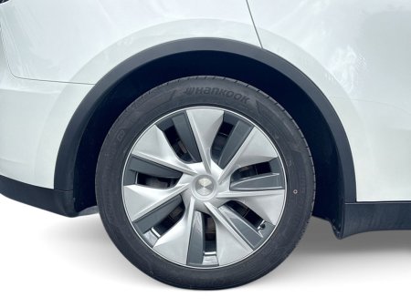 2024 Tesla Model Y - photo 12