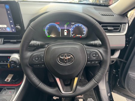 2025 Toyota RAV4 - photo 8