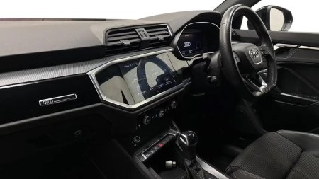 2022 Audi Q3 - photo 2