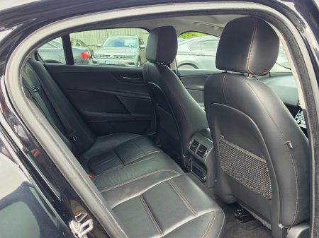 2016 Jaguar XE - photo 11
