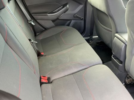 2017 Ford Focus - photo 15