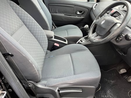 2011 Renault Scenic - photo 5