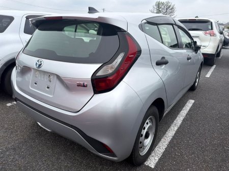 2023 Toyota Aqua - photo 2