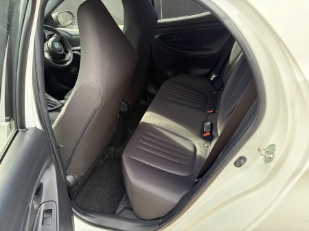 2020 Toyota Yaris - photo 11