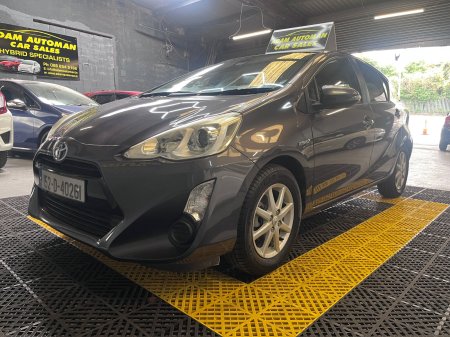 2015 Toyota Aqua - photo 2
