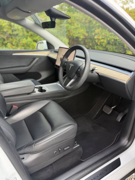 2023 Tesla Model Y - photo 20