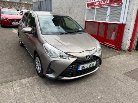 2019 Toyota Vitz - photo 4