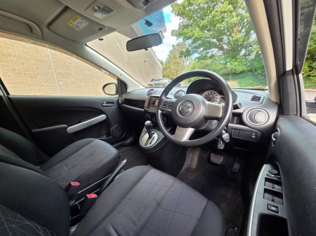 2014 Mazda Demio - photo 15