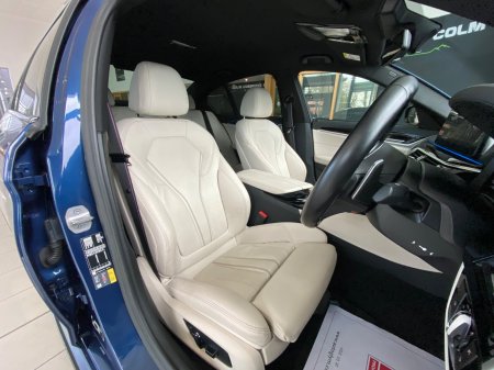 2023 BMW 5-Series - photo 7