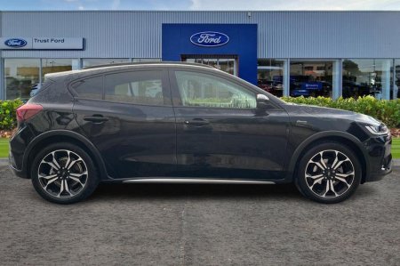 2023 Ford Focus - photo 3