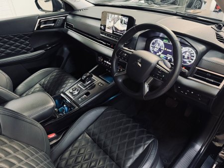 2023 Mitsubishi Outlander - photo 8