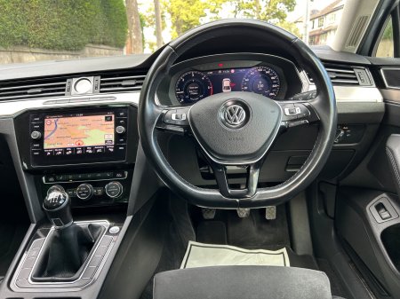 2017 Volkswagen Passat - photo 16
