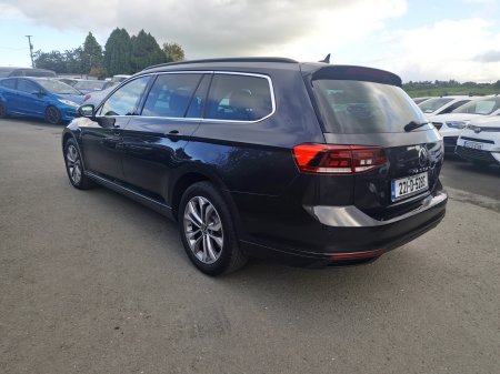 2022 Volkswagen Passat - photo 2