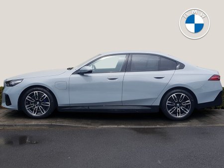 2026 BMW 5-Series - photo 3