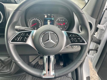 2025 Mercedes-Benz Sprinter - photo 9