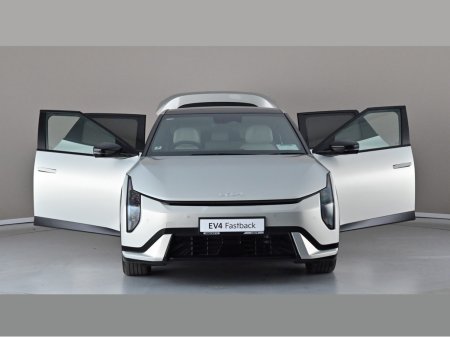 2027 Kia EV4 - photo 12
