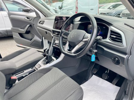 2024 Volkswagen T-Roc - photo 10