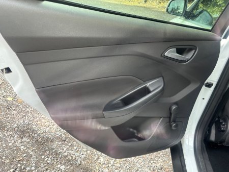 2014 Ford Focus - photo 14