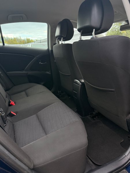 2009 Toyota Avensis - photo 28