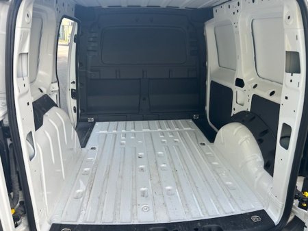 2025 Volkswagen Caddy - photo 16