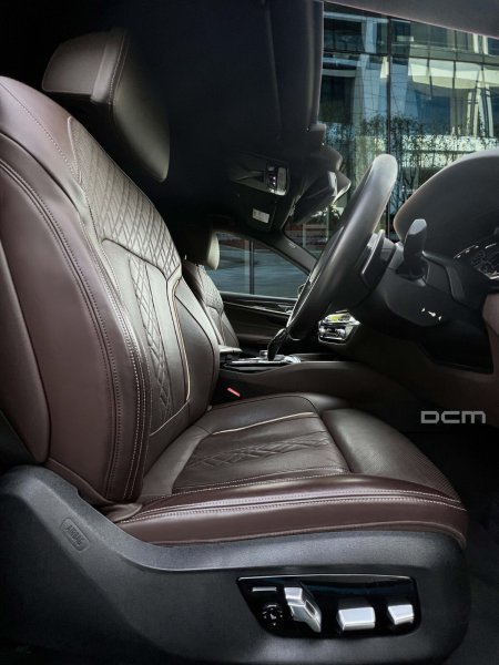 2020 BMW 5-Series - photo 14