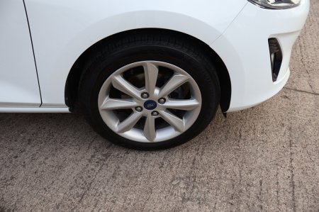 2018 Ford Fiesta - photo 25
