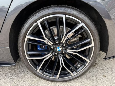 2021 BMW 5-Series - photo 9