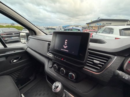 2023 Renault Trafic - photo 24
