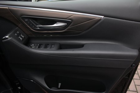 2025 Toyota Alphard - photo 10