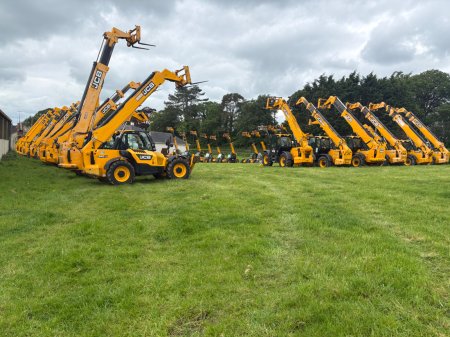 0 JCB 