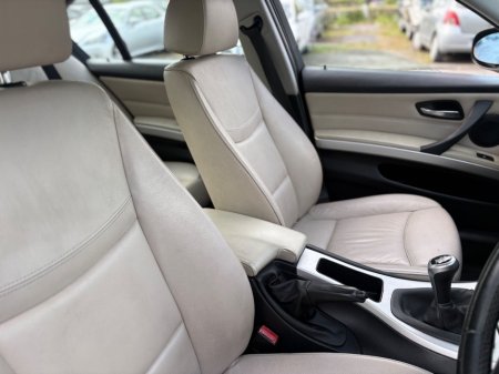 2011 BMW 3-Series - photo 15