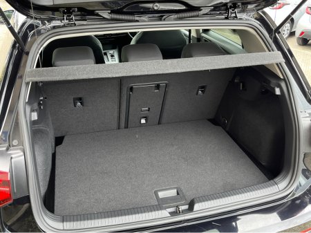 2024 Volkswagen Golf - photo 8