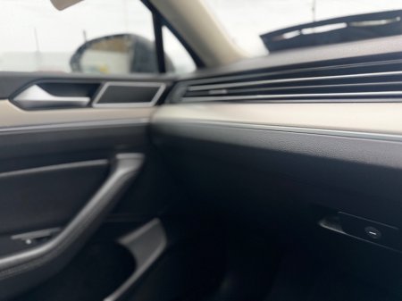 2017 Volkswagen Passat - photo 21