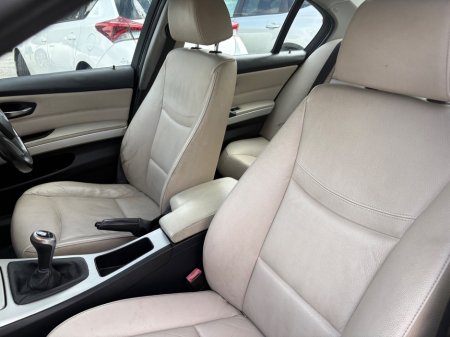 2011 BMW 3-Series - photo 12