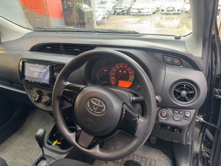 2018 Toyota Vitz - photo 7
