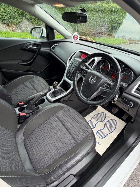 2015 Vauxhall Astra - photo 16